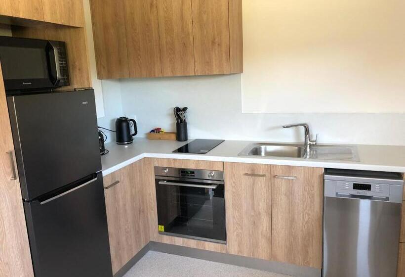 Отель Risdon Brook