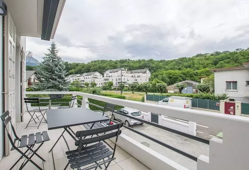 ペンション La Porte Des Alpes Chambres D Hôtes