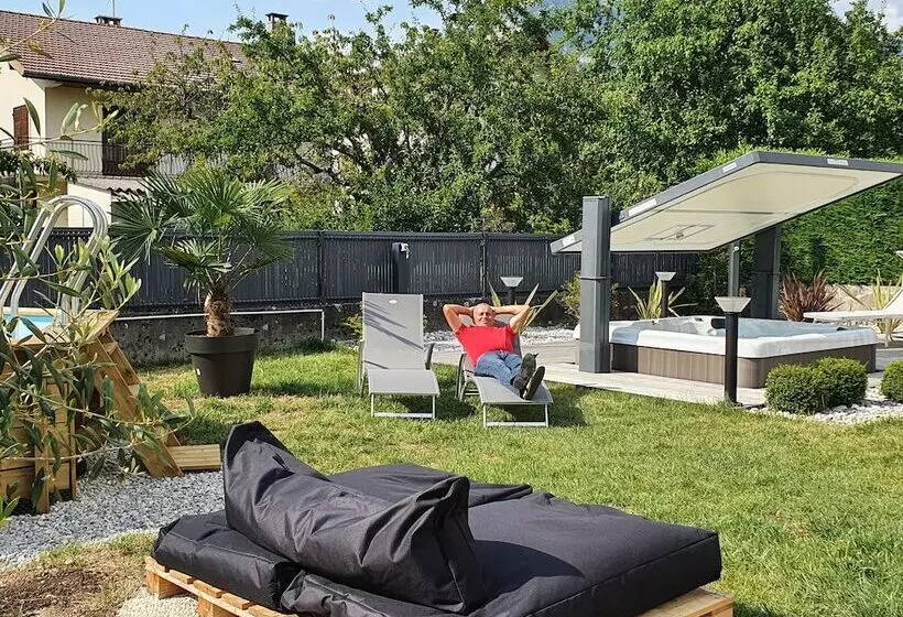 ペンション La Porte Des Alpes Chambres D Hôtes