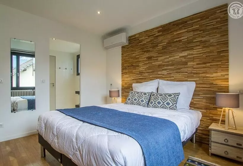 ペンション La Porte Des Alpes Chambres D Hôtes