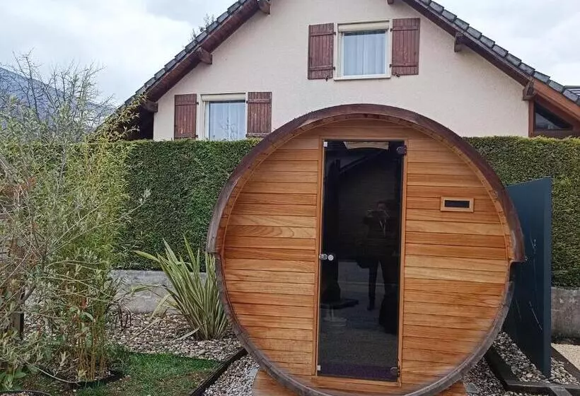 ペンション La Porte Des Alpes Chambres D Hôtes