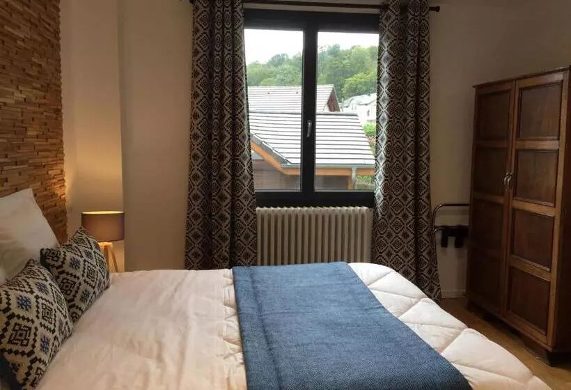 ペンション La Porte Des Alpes Chambres D Hôtes