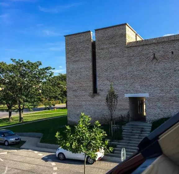 Majatalo Penzión Elements