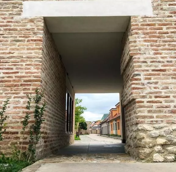 Majatalo Penzión Elements