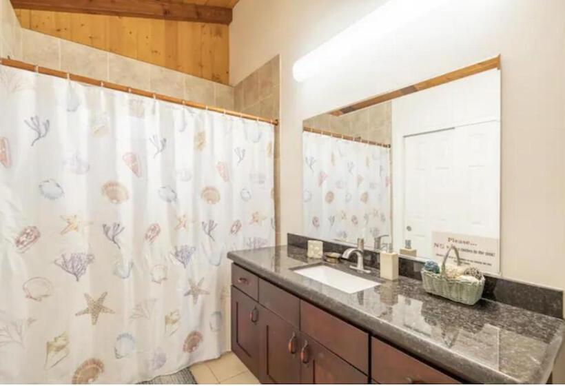 Пансион Serenity Hale