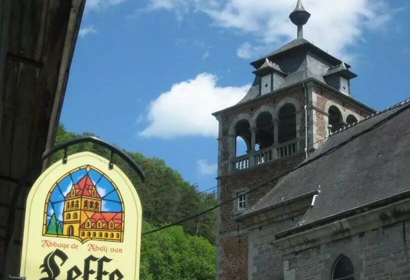 Aamiaismajoitus (B&B) Claire De Meuse Rooms Of December Fairyland