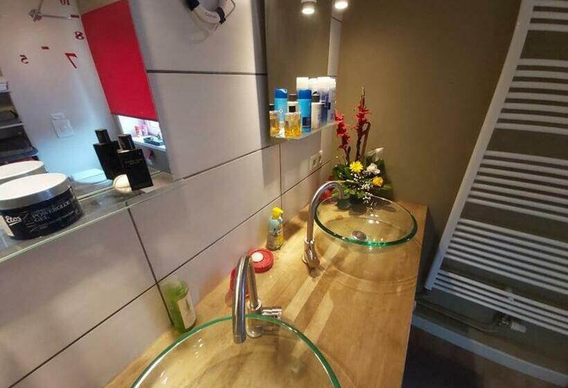 تختخواب و صبحانه Claire De Meuse Rooms Of December Fairyland