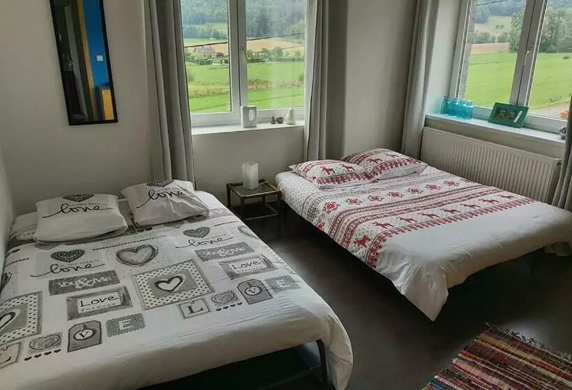 Aamiaismajoitus (B&B) Claire De Meuse Rooms Of December Fairyland