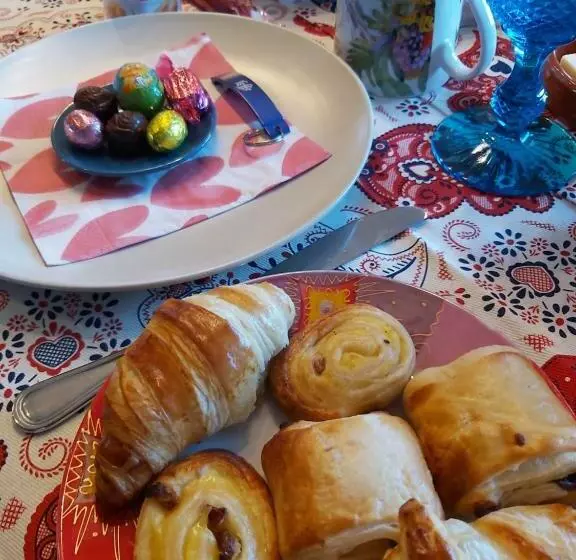 Aamiaismajoitus (B&B) Claire De Meuse Rooms Of December Fairyland