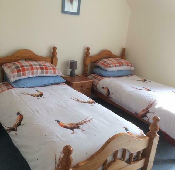 مبيت وإفطار Bowtop Wagon At Lettoch Farm