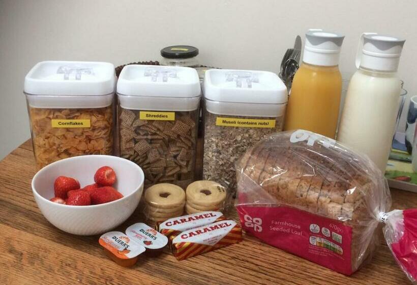 مبيت وإفطار Bowtop Wagon At Lettoch Farm