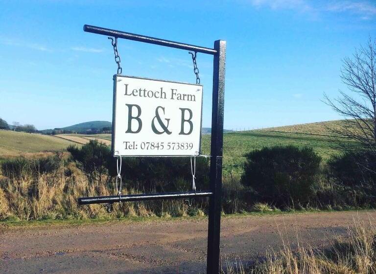 مبيت وإفطار Bowtop Wagon At Lettoch Farm