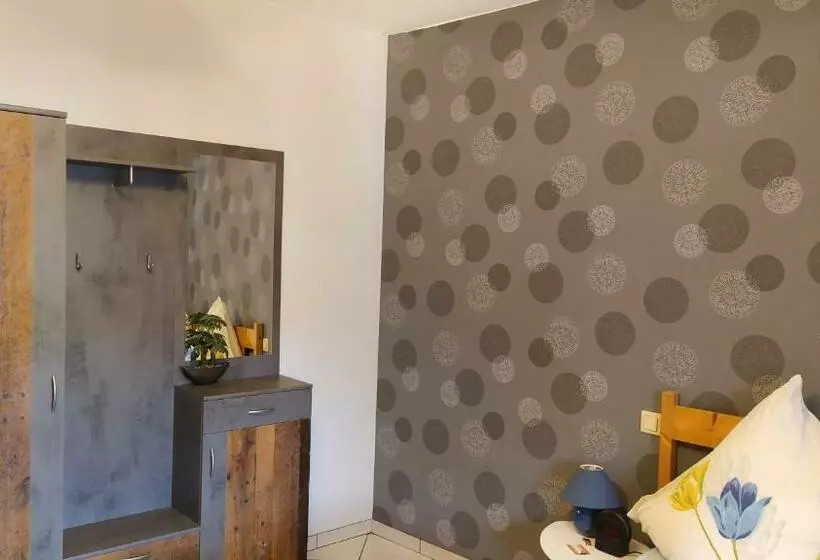 Aamiaismajoitus (B&B) Pension Deerkemer Kuh