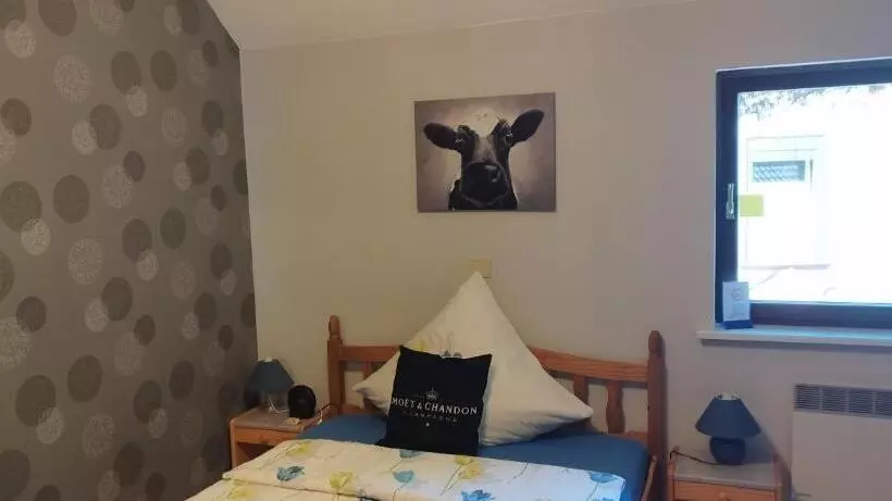 Aamiaismajoitus (B&B) Pension Deerkemer Kuh