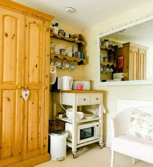 Aamiaismajoitus (B&B) Cosy Cottage Ground Floor Bedroom Ensuite With Private Entrance