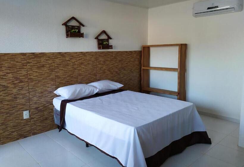 פנסיון Recanto Das Folhas