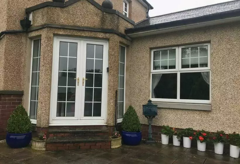 ペンション The Neuk