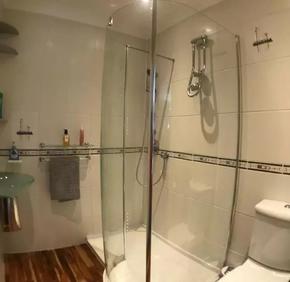 ペンション The Neuk