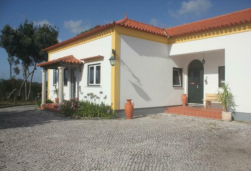 פנסיון Vagos Art.lab