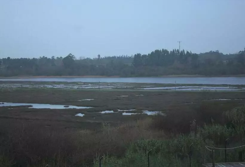 ペンション Vagos Art.lab