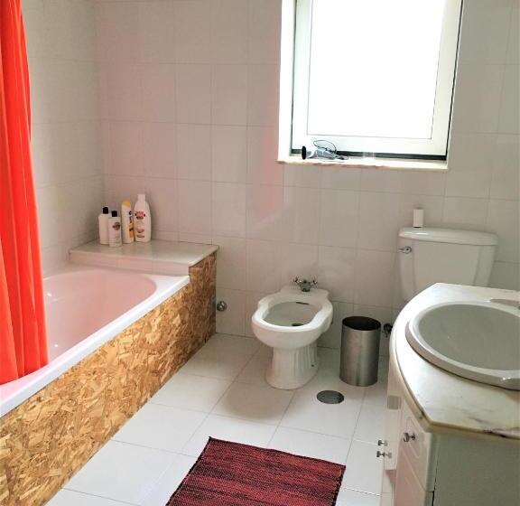 פנסיון Vagos Art.lab