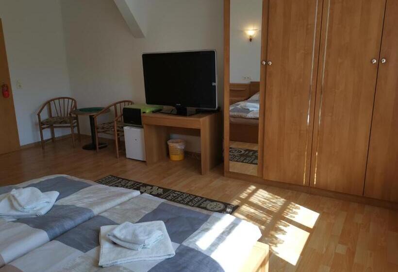 Pension Markt Neustrelitz