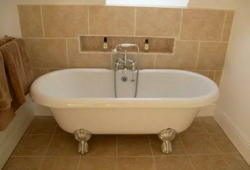 Aamiaismajoitus (B&B) Thatched Cottage