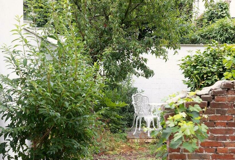 تختخواب و صبحانه The Greenhouse