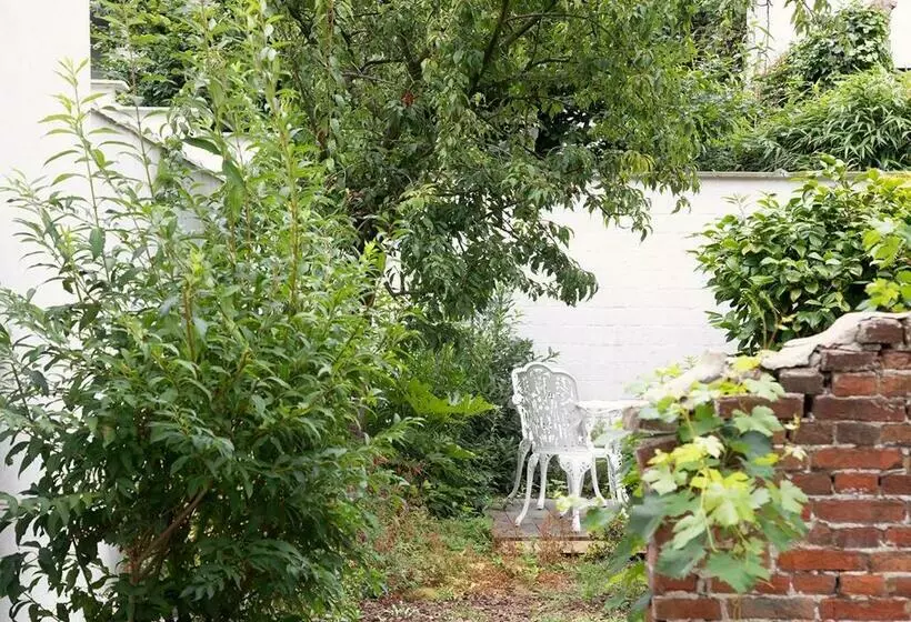 تختخواب و صبحانه The Greenhouse
