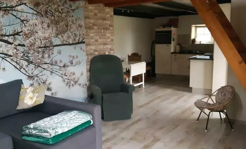 Aamiaismajoitus (B&B) De Waterjuffer