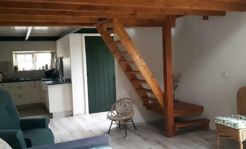 مبيت وإفطار De Waterjuffer