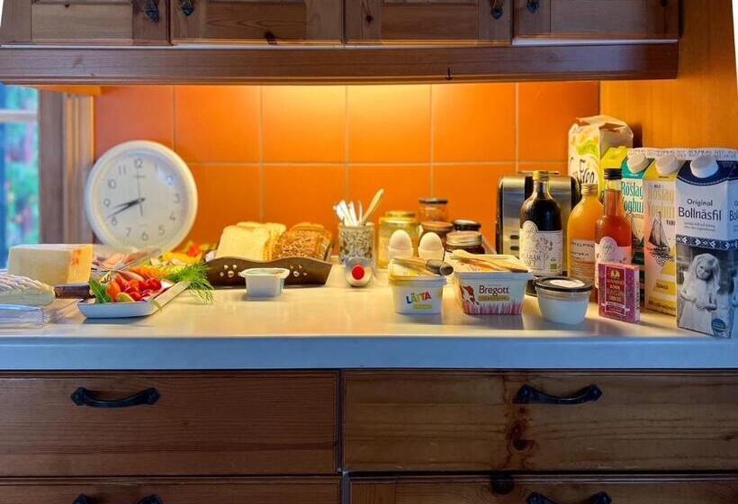 ベッドアンドブレックファースト Egen Stuga Med Delat Badrum