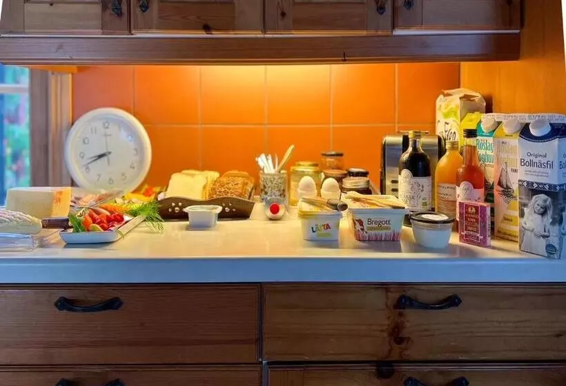 Aamiaismajoitus (B&B) Egen Stuga Med Delat Badrum