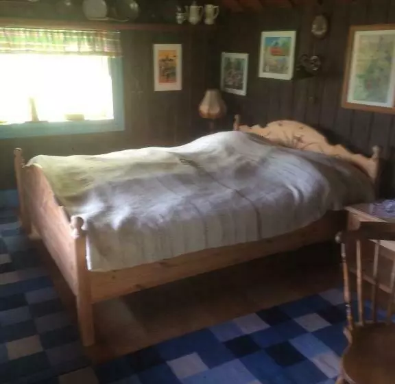 Aamiaismajoitus (B&B) Egen Stuga Med Delat Badrum