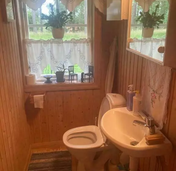 Aamiaismajoitus (B&B) Egen Stuga Med Delat Badrum