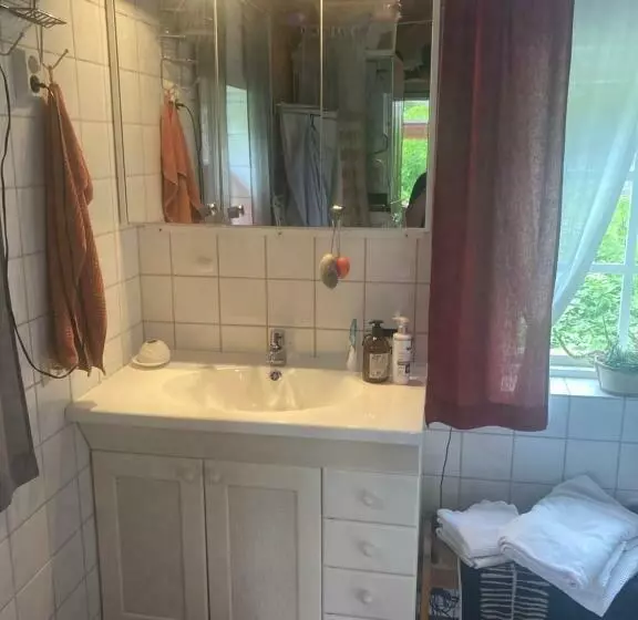 Aamiaismajoitus (B&B) Egen Stuga Med Delat Badrum