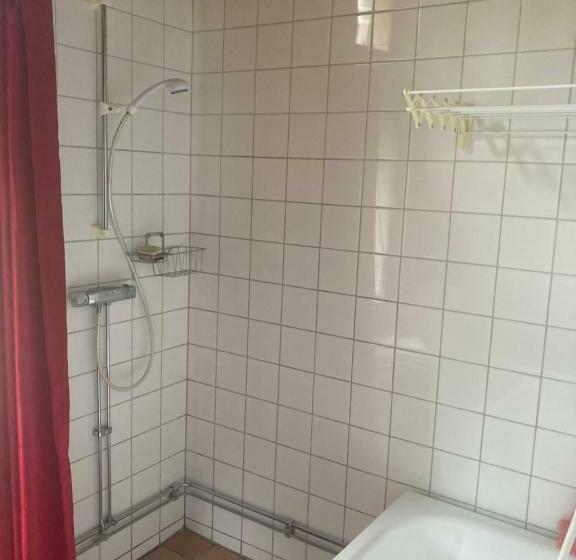 ベッドアンドブレックファースト Egen Stuga Med Delat Badrum