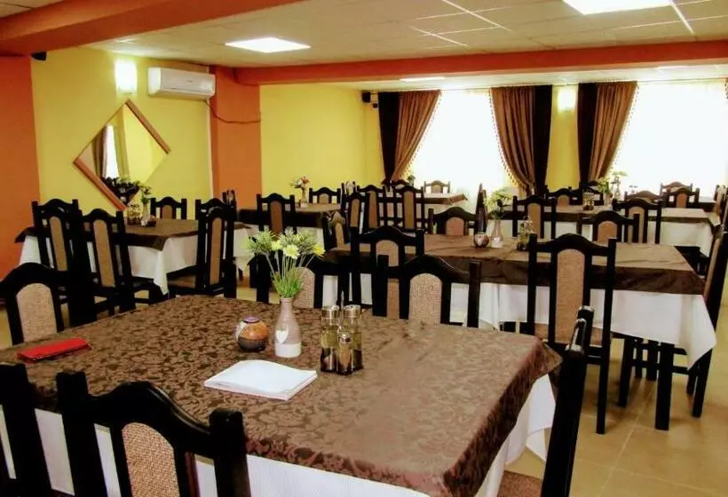 پانسیون Casa Leucian