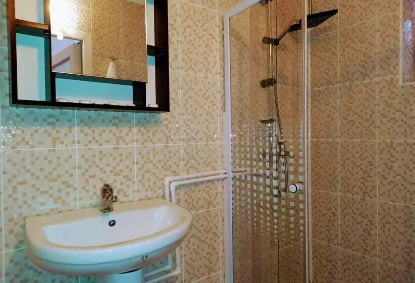 پانسیون Casa Leucian