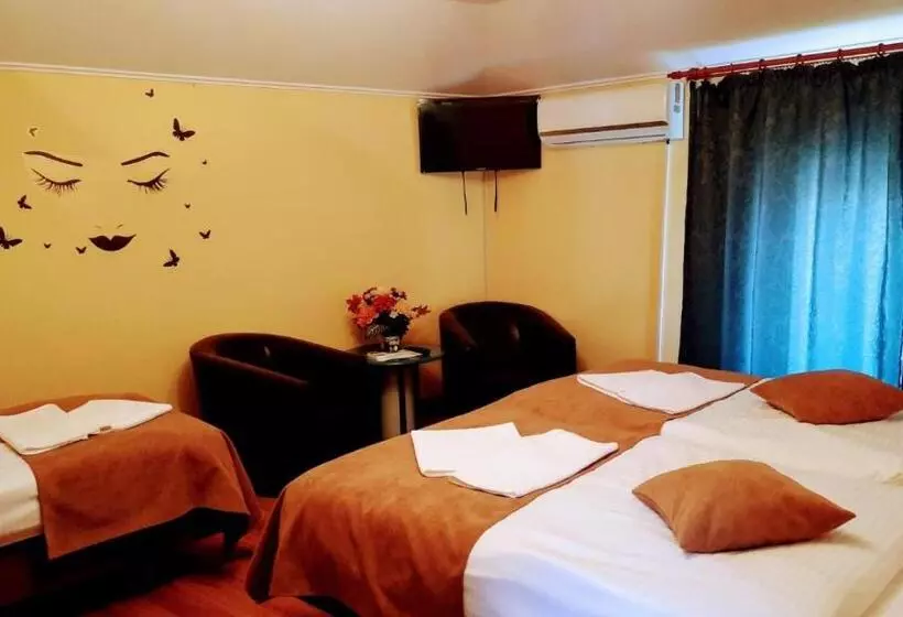 پانسیون Casa Leucian