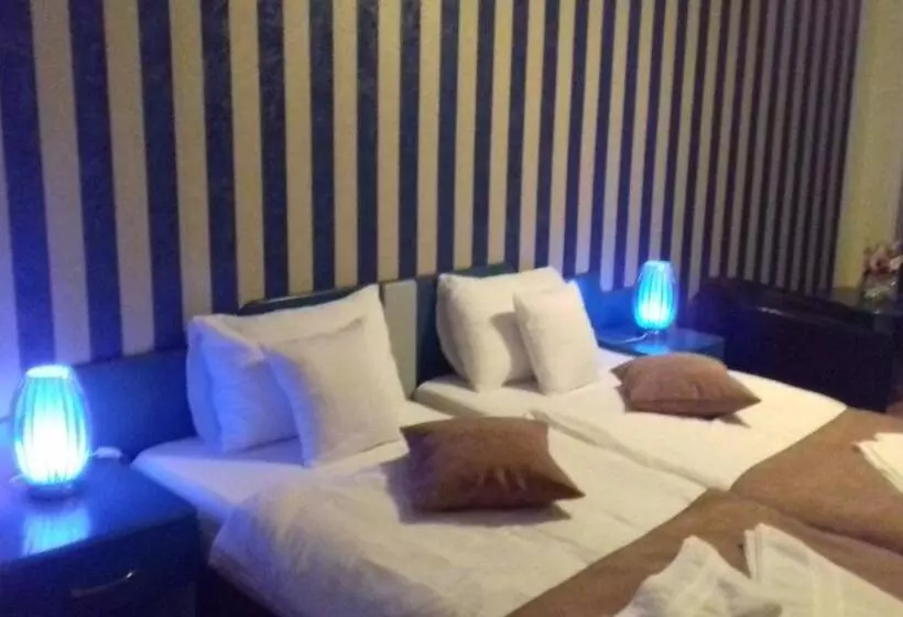 پانسیون Casa Leucian