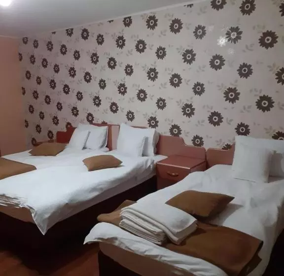 پانسیون Casa Leucian