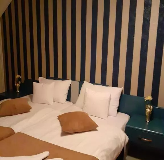 پانسیون Casa Leucian