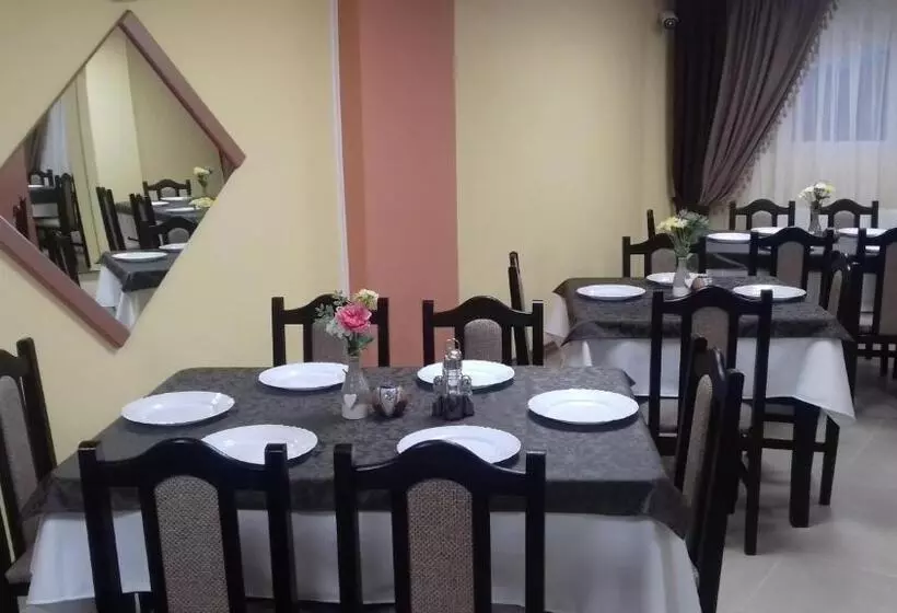 پانسیون Casa Leucian