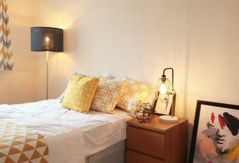 Pansiyon Charming Room In The Heart Of Chiswick