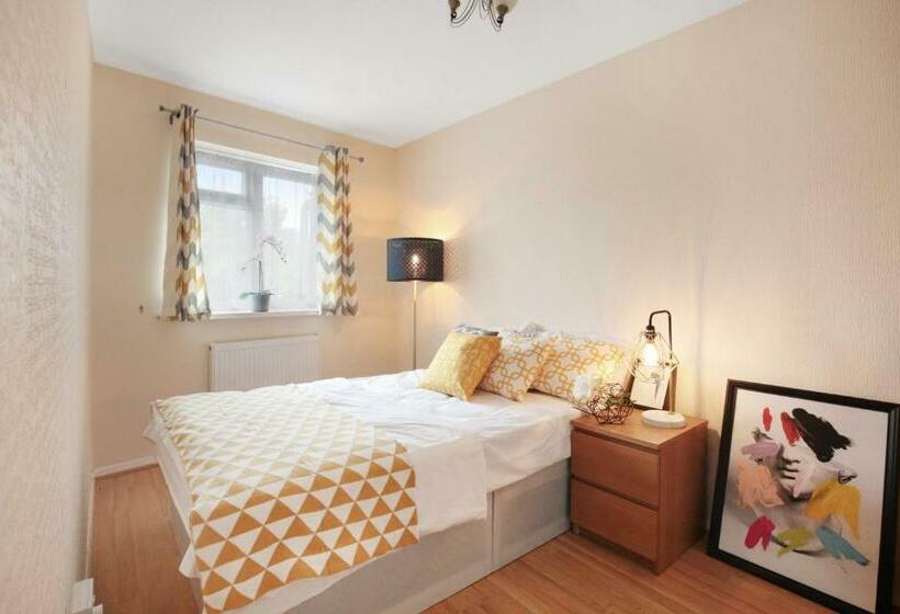 Pansiyon Charming Room In The Heart Of Chiswick
