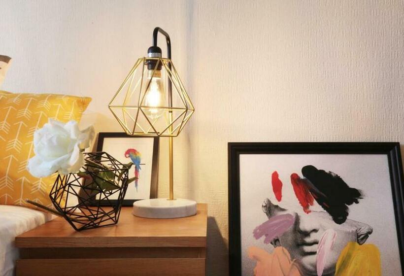 Pansiyon Charming Room In The Heart Of Chiswick