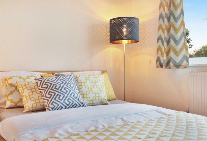 Pansiyon Charming Room In The Heart Of Chiswick