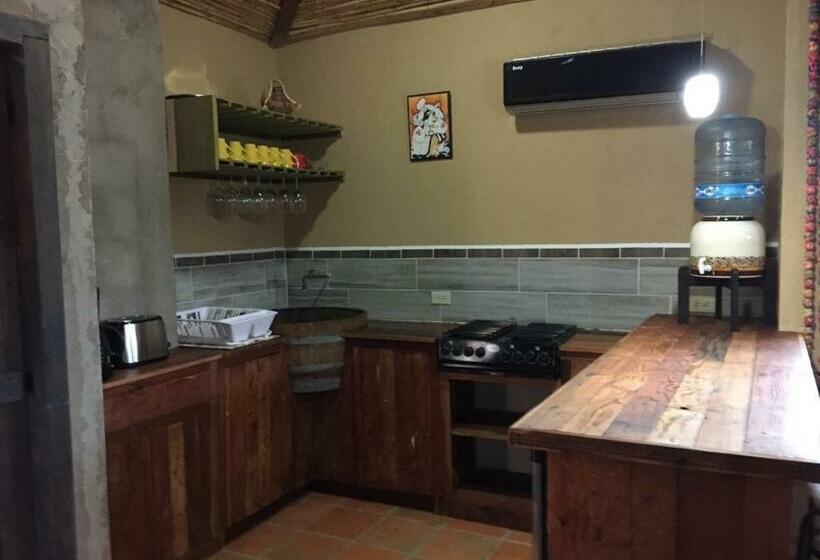 پانسیون Guest House Nativo Charming, Cozy & Affordable