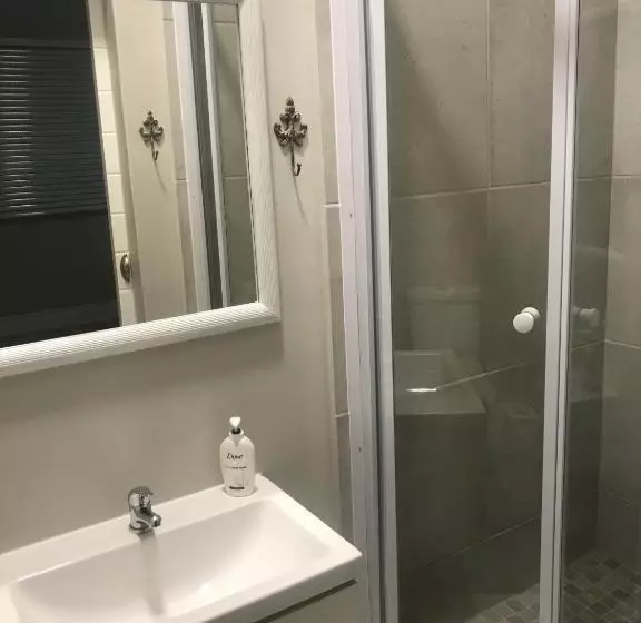 Majatalo La Liberté Freedom To Be